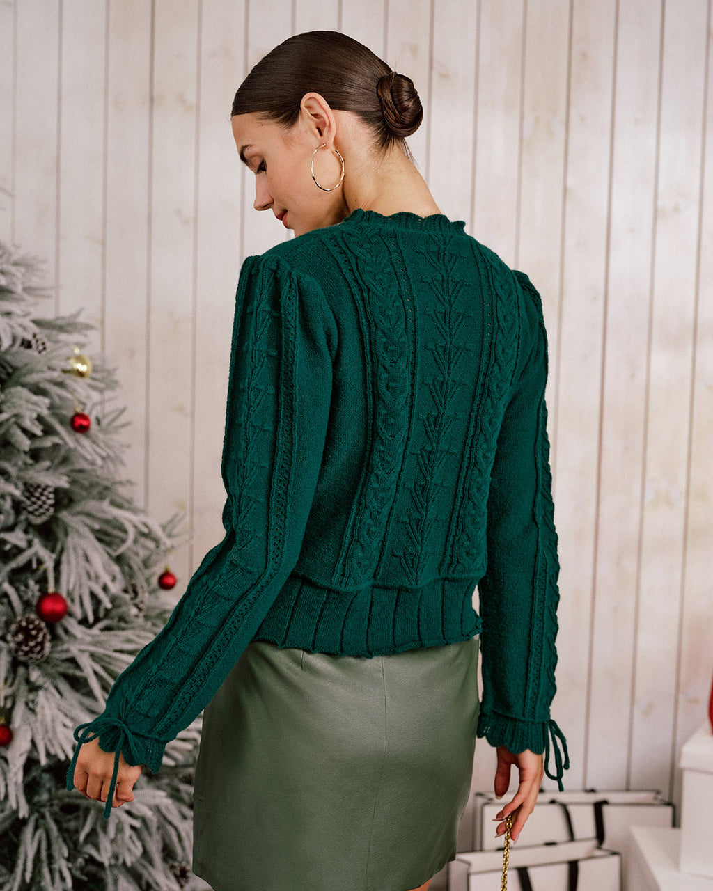 Green Scalloped Lantern Sleeve Sweater