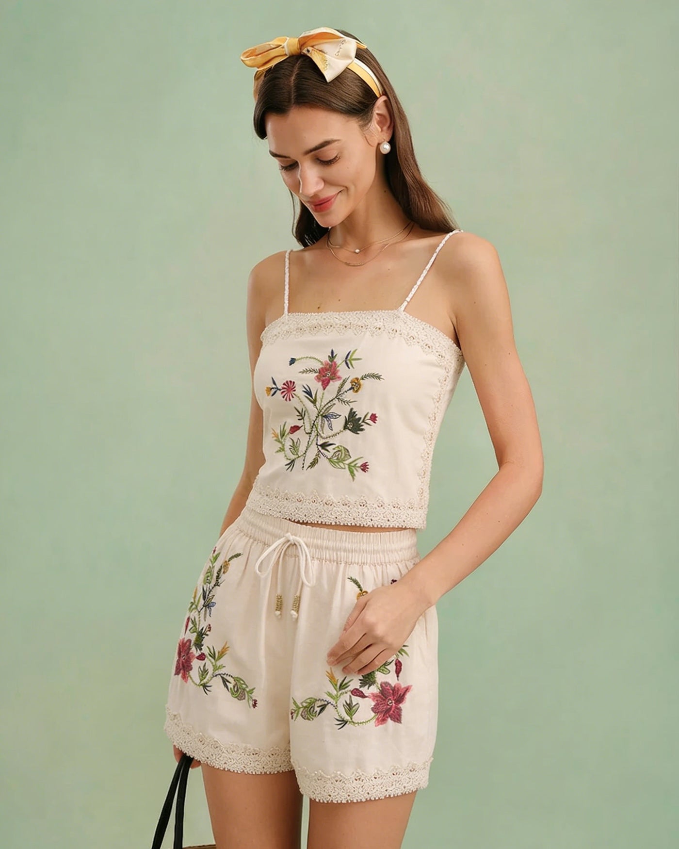 Apricot Embroidery Elastic Waist Shorts